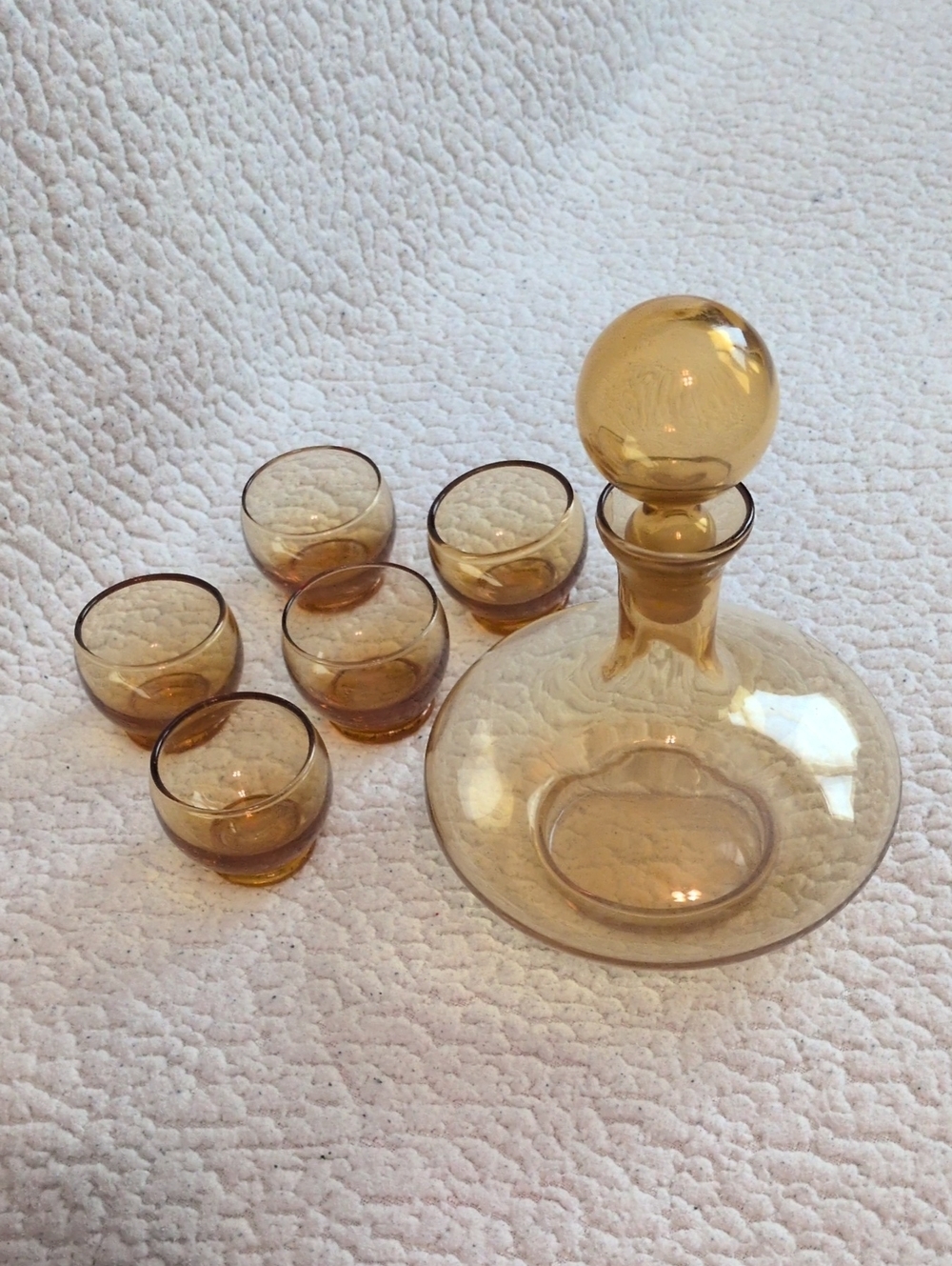 Vintage Italian Scotch Amber Decanter With Five Cordial Stemmed Shot Glasses